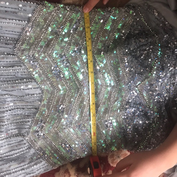 Dress - Picture 6 of 8